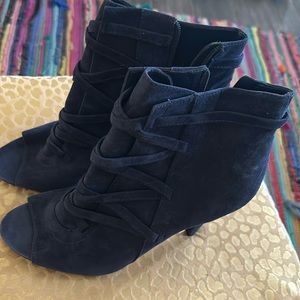 Vince Camuto Open toe boots